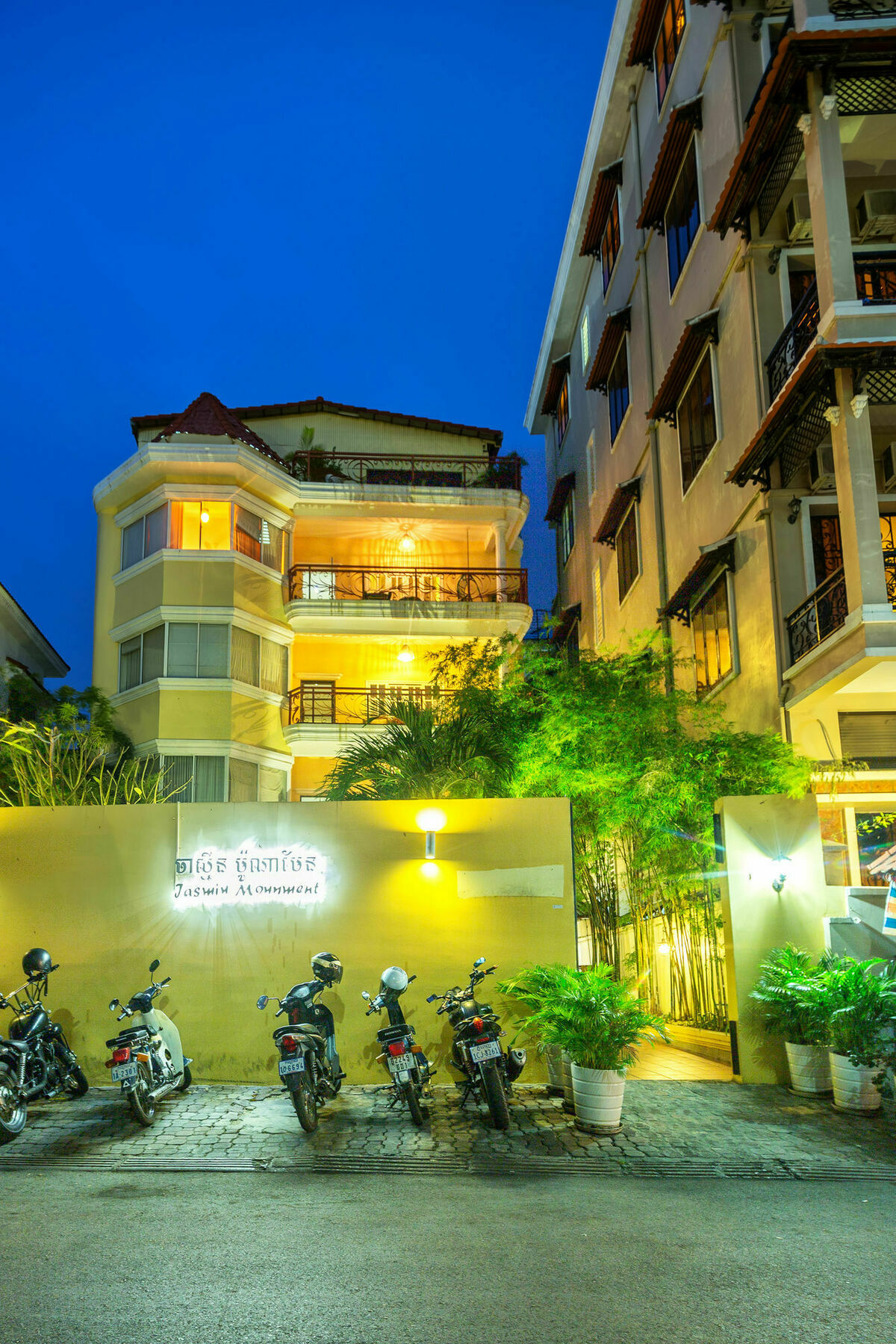 Jasmin Monument Hotel Phnom Penh Eksteriør billede